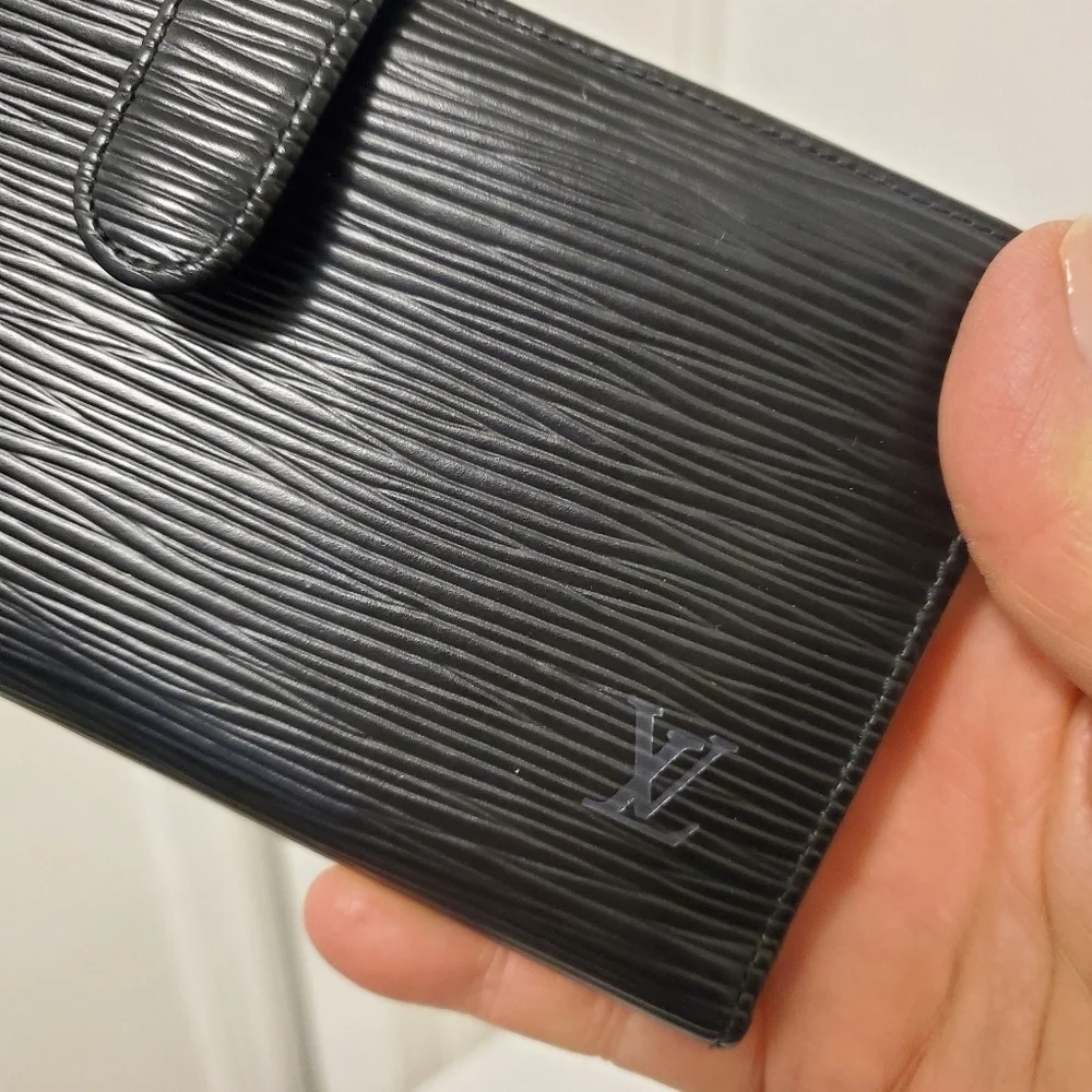 Louis Vuitton Epi Black Leather Kisslock Close Wallet, 2007